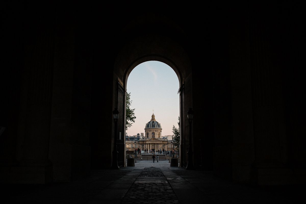 Parisian Buildings example image